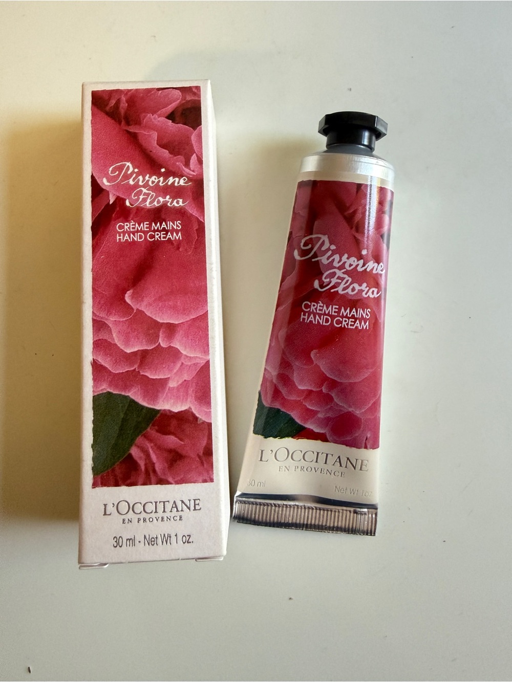 L'OCCITANE Pivoine Flora Hand Cream - Pink & Cream
